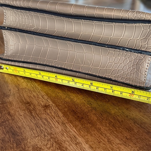 Rare Etienne Aigner small boxy embossed leather evening bag with chain strap - Picture 5 of 9